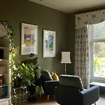 Eller House - Private Regency &