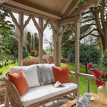 Eller House - Private Regency & Lindale