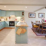 בית נופש Eller House - Private Regency & Lindale